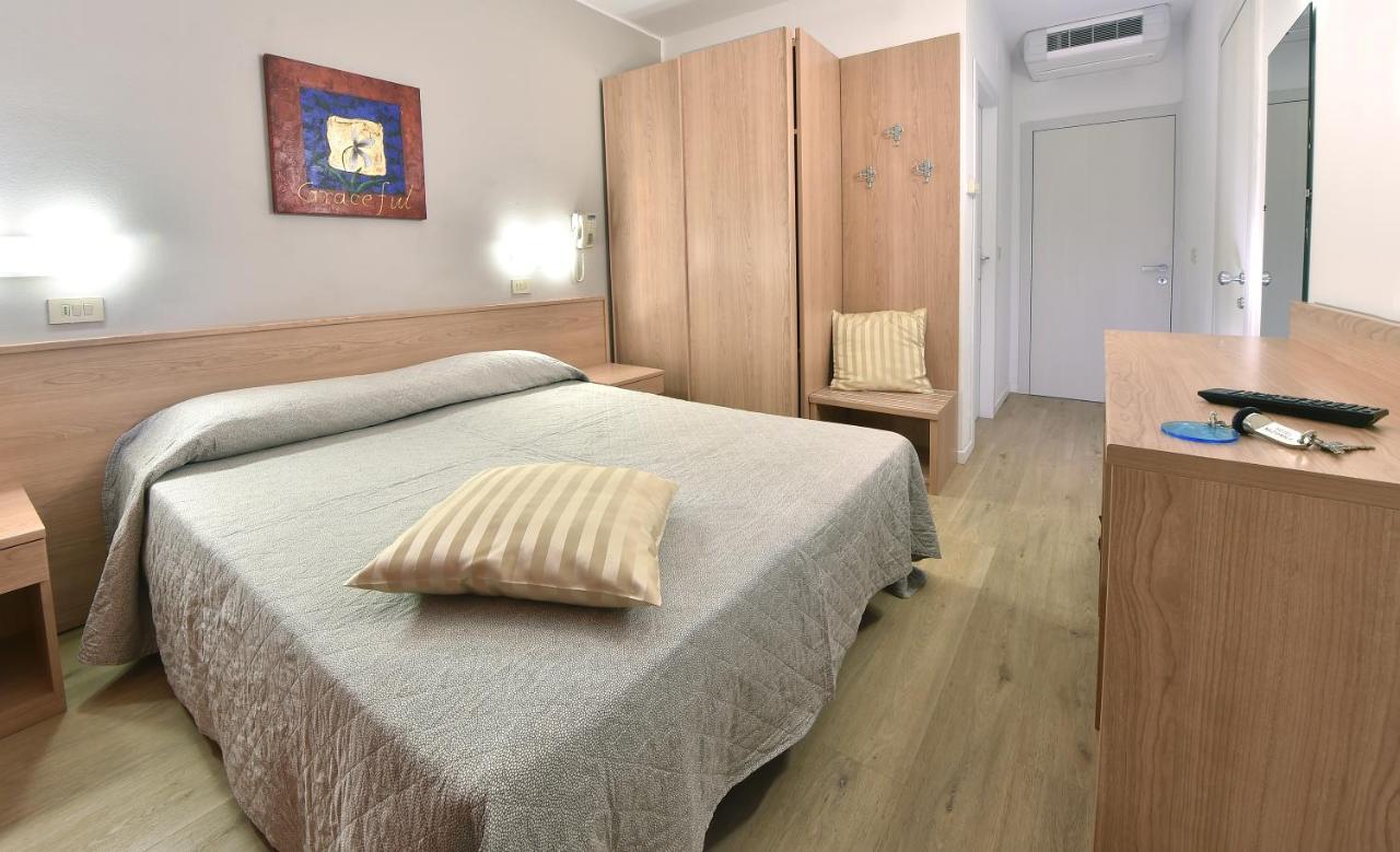 Hotel Meuble Nazionale Линьяно-Саббьядоро Экстерьер фото