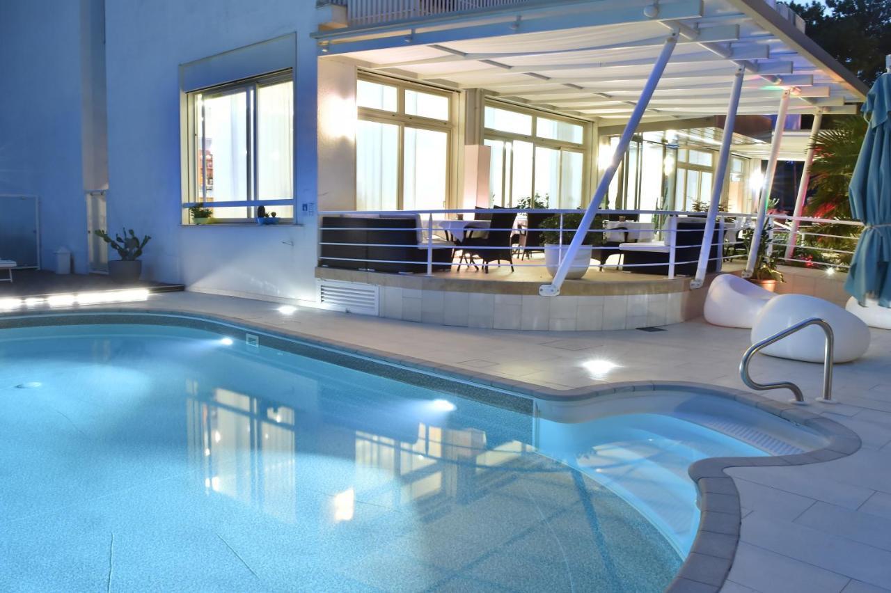 Hotel Meuble Nazionale Линьяно-Саббьядоро Экстерьер фото