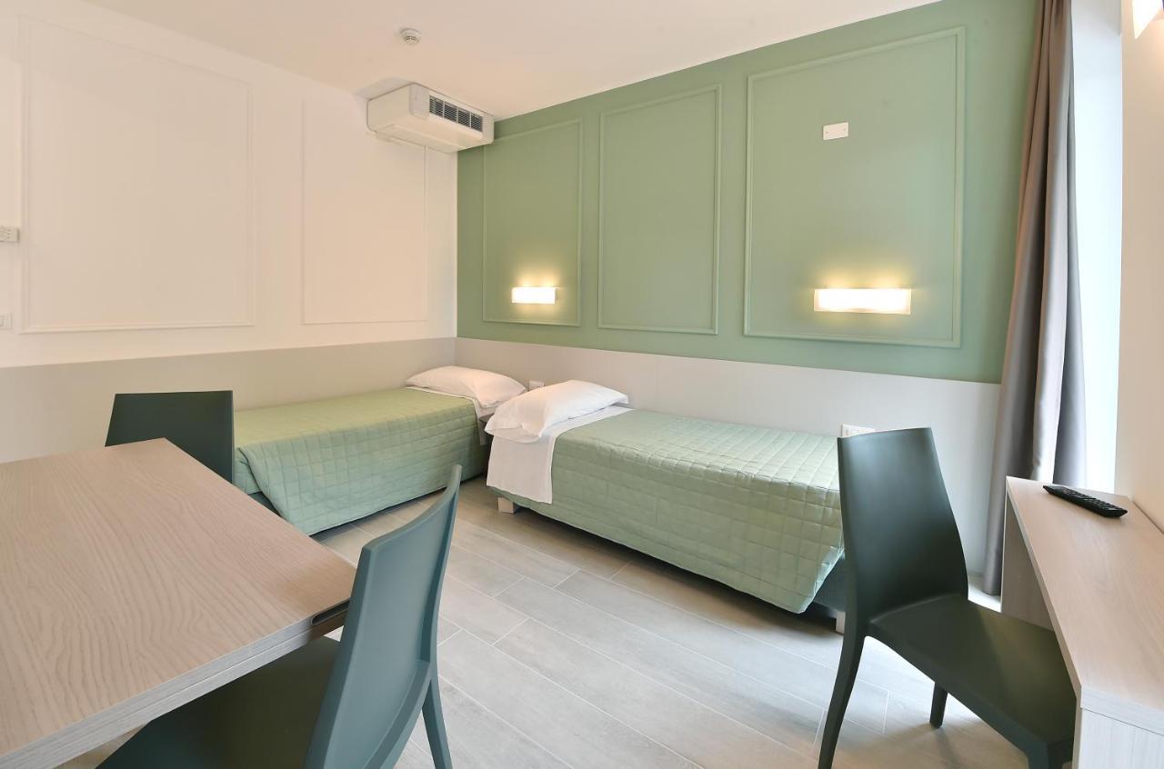 Hotel Meuble Nazionale Линьяно-Саббьядоро Экстерьер фото
